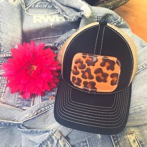 🔥Leopard Black Trucker Hat Snap Back